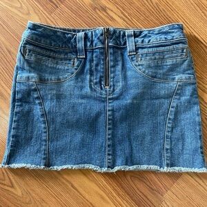 Size 6 American Eagle skirt‎